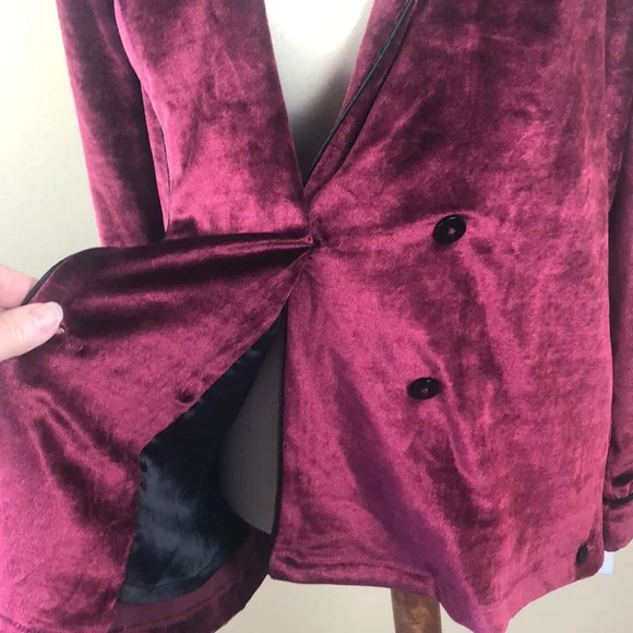NWT Stunning! Volcom Stone Row Burgundy Soft Velvet Jacket - Size Small - Picture 10 of 16